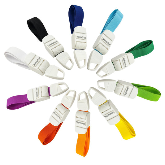 Įvairių spalvų vienspalvių medicininių turniketų su jūsų užrašu ant sagtelės pasirinkimas