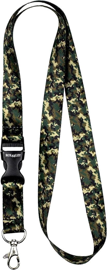 Kamufliažinių spalvų ir raštų kaklajuostė su Jūsų tekstu perlenkta